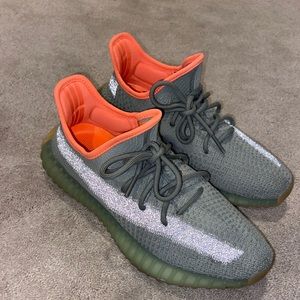 yeezy 350 v2 desert sage sz 9